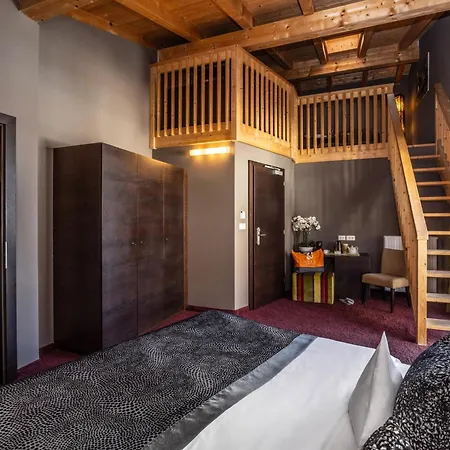 Hotel Der Weinmesser Schenna